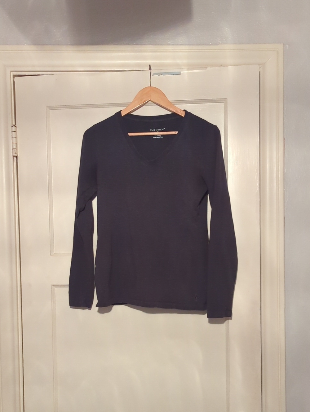 Fair Indigo Organic Cotton Women's Long-Sleeve V-Neck Top in grey